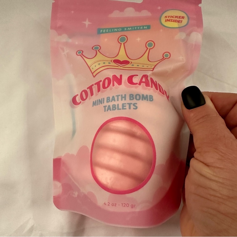 Feeling Smitten Cotton Candy Mini Bath Bomb Tablets 4.2 oz – 6 Count NIP - Picture 3 of 5